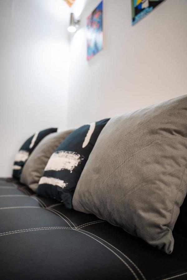Art & Suite Apartment Caces מראה חיצוני תמונה