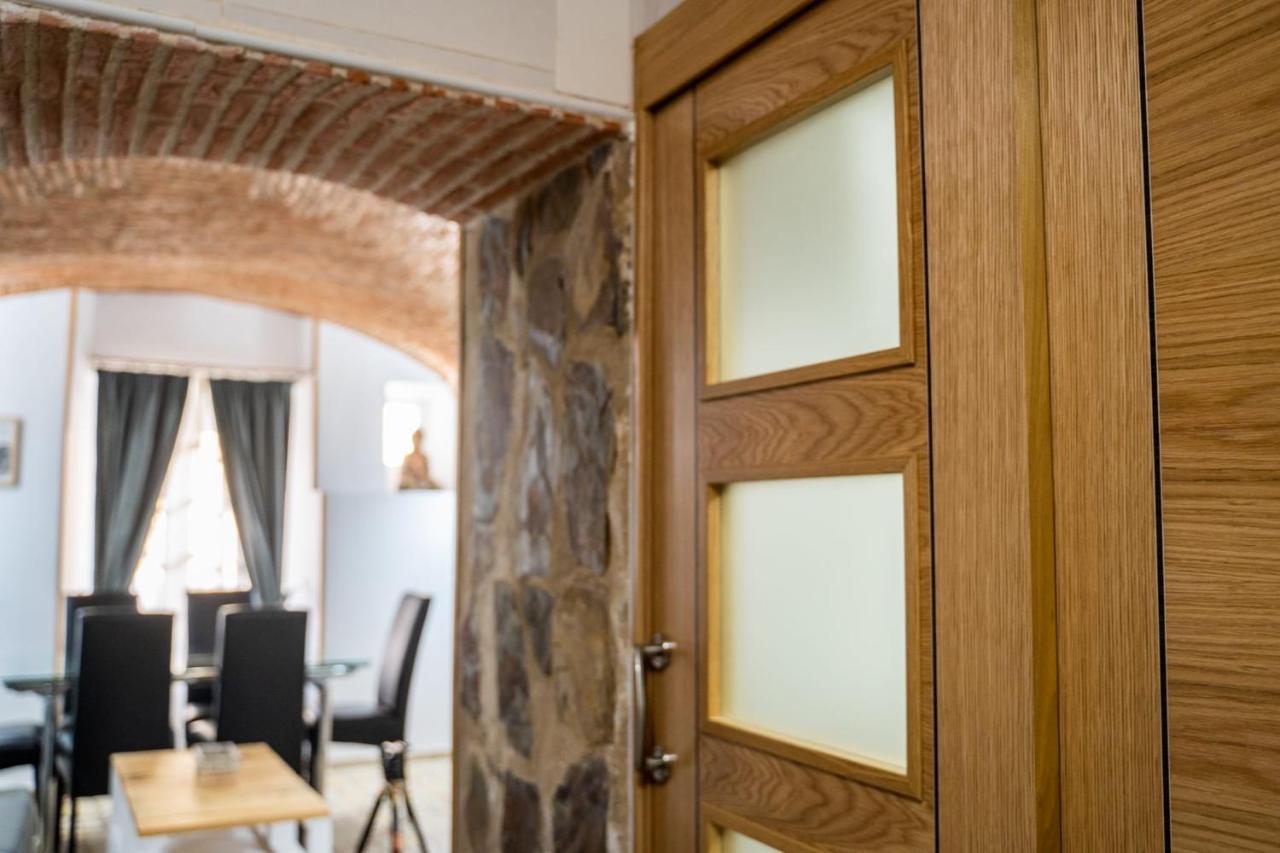 Art & Suite Apartment Caces מראה חיצוני תמונה